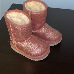 Toddler 6 uggs